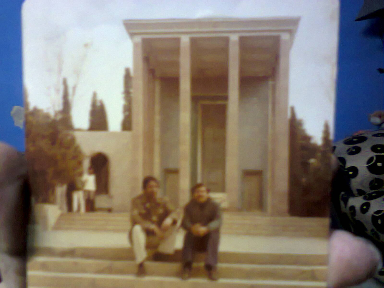 Barqi Azmi on Mazar e Sadi Shirazi
