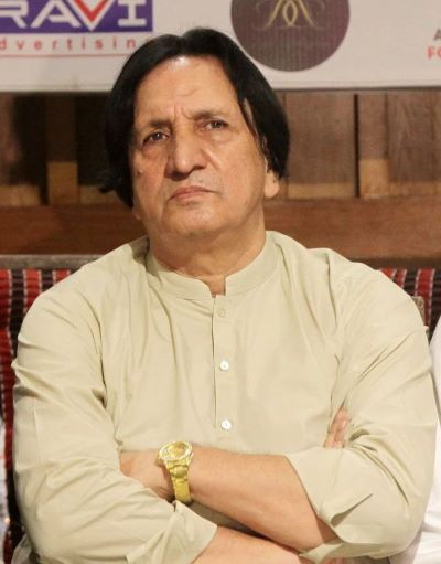 AbdulQadirCricketer-resized.jpg